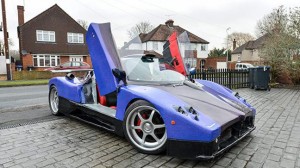 scrap-parts-turn-old-ford-granada-into-a-pagani-zonda