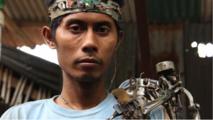 bali-villager-claims-made-working-bionic-arm-scrap-components